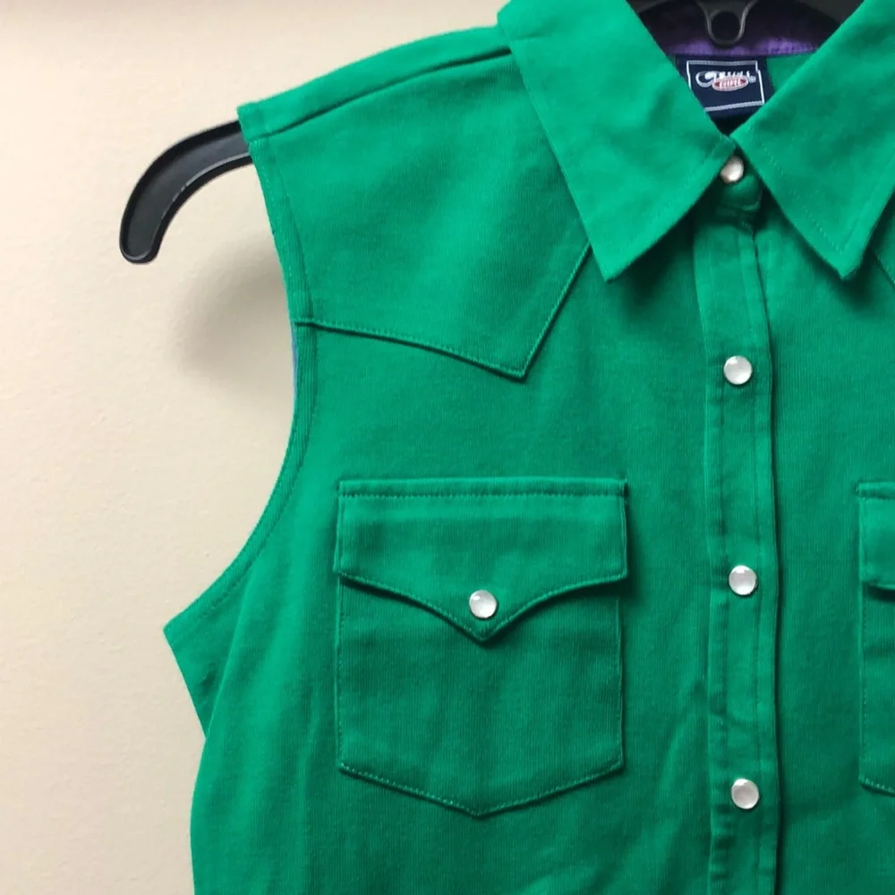Cruel Girl Green Sleeveless Button-Down Shirt - Picture 3 of 5